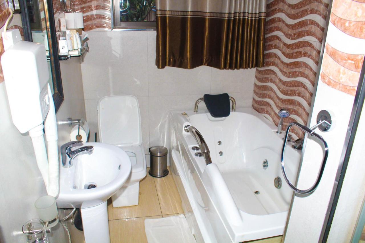 Sherbourne Hotel Kitwe Extérieur photo