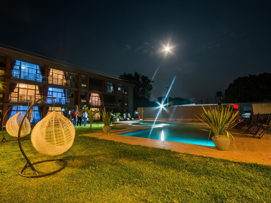 Sherbourne Hotel Kitwe Extérieur photo