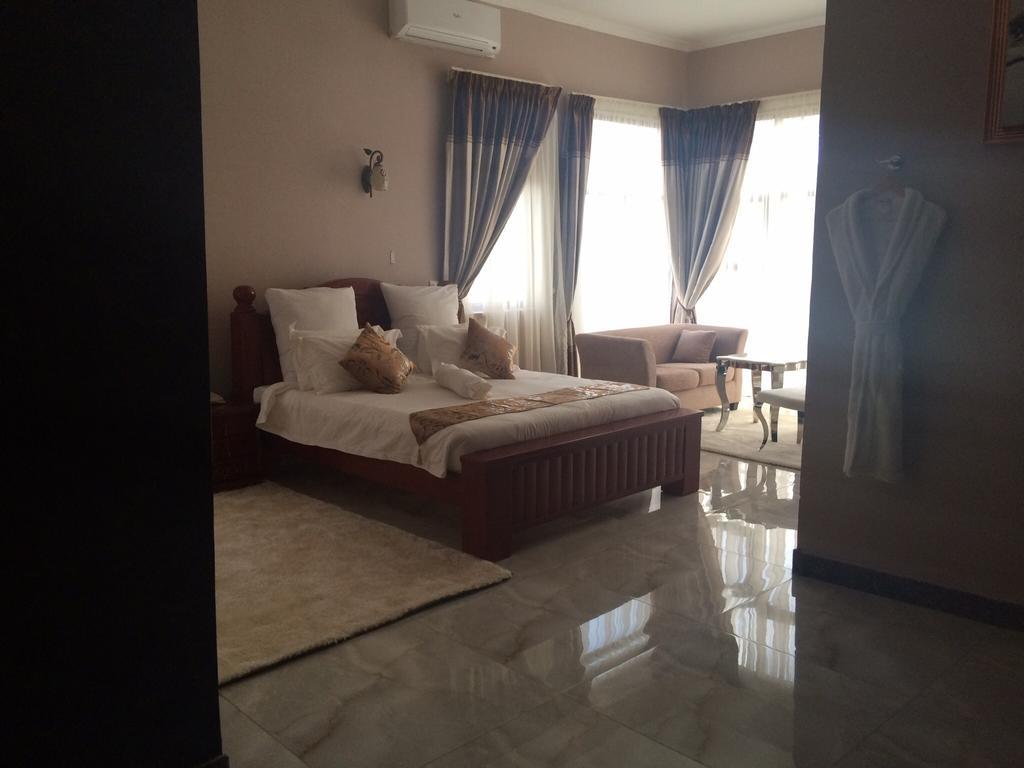 Sherbourne Hotel Kitwe Extérieur photo