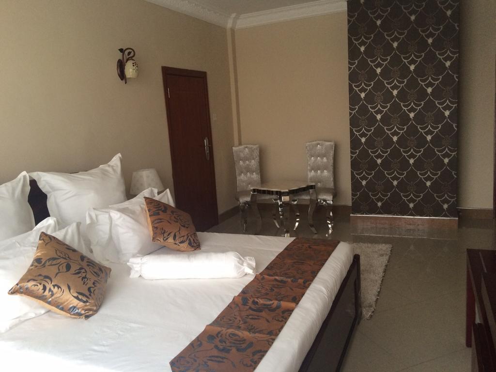 Sherbourne Hotel Kitwe Extérieur photo