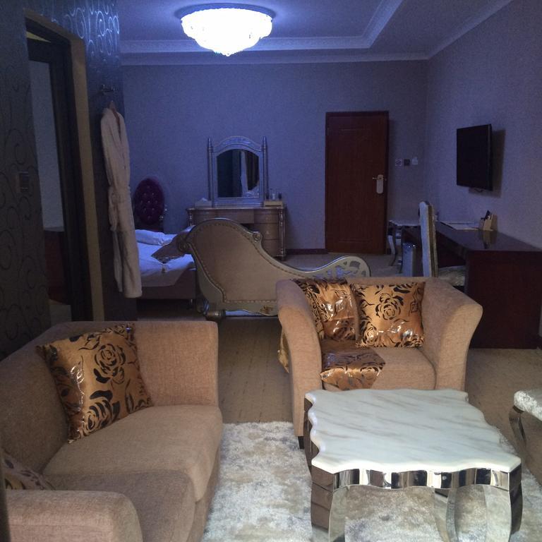 Sherbourne Hotel Kitwe Extérieur photo